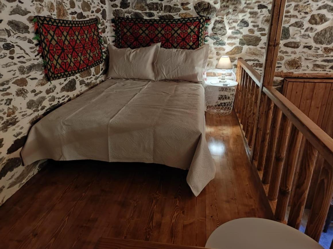 Πέτροκτιστο Σπίτι. Stone House Villa การิสโตส ภายนอก รูปภาพ