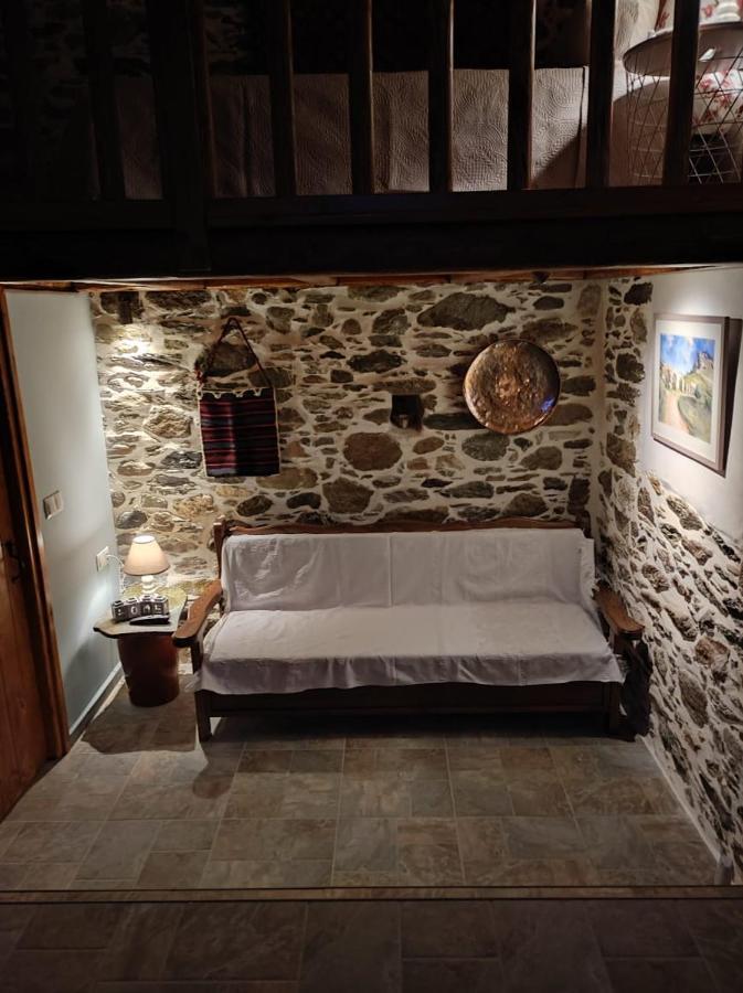 Πέτροκτιστο Σπίτι. Stone House Villa การิสโตส ภายนอก รูปภาพ
